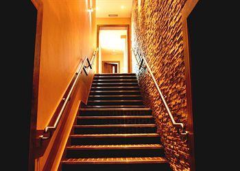 Lochside House &